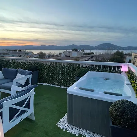 Tropez Sea View Penthouse 圣特罗佩