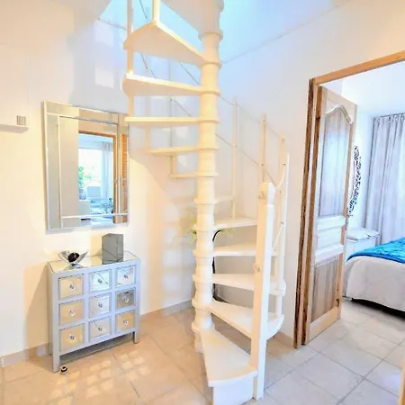 Tropez Sea View Penthouse * 圣特罗佩