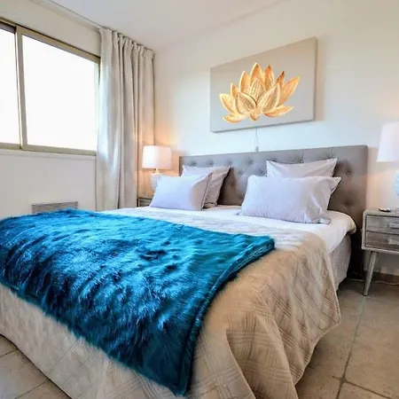 Tropez Sea View Penthouse 圣特罗佩