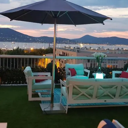 Tropez Sea View Penthouse 圣特罗佩