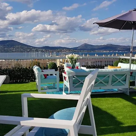 公寓 Tropez Sea View Penthouse