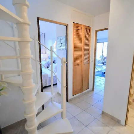 Tropez Sea View Penthouse Apartment
